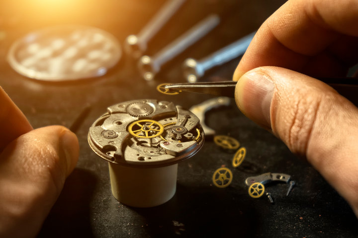 cartier horloge onderhoud
