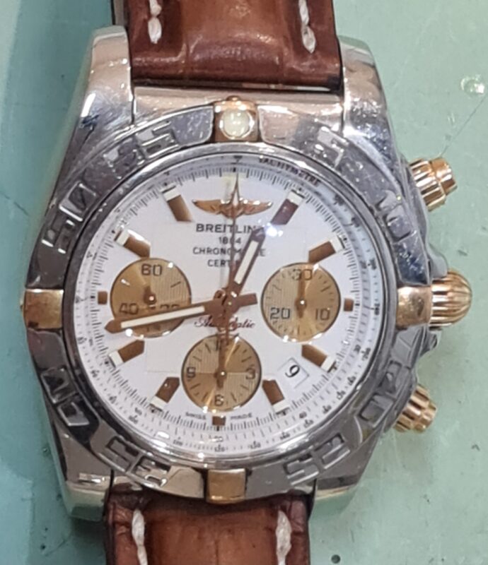 kapot horloge breitling