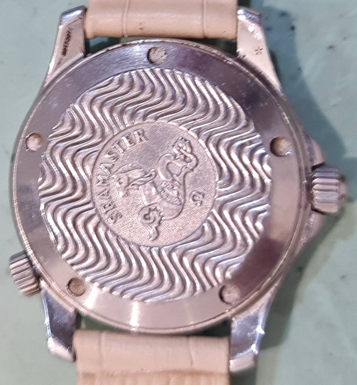 omega vintage reviseren