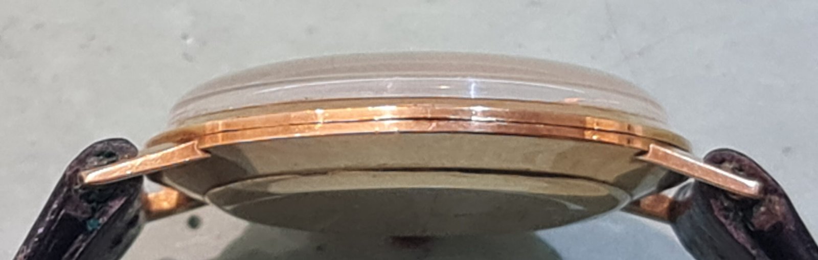 kast horloge reviseren