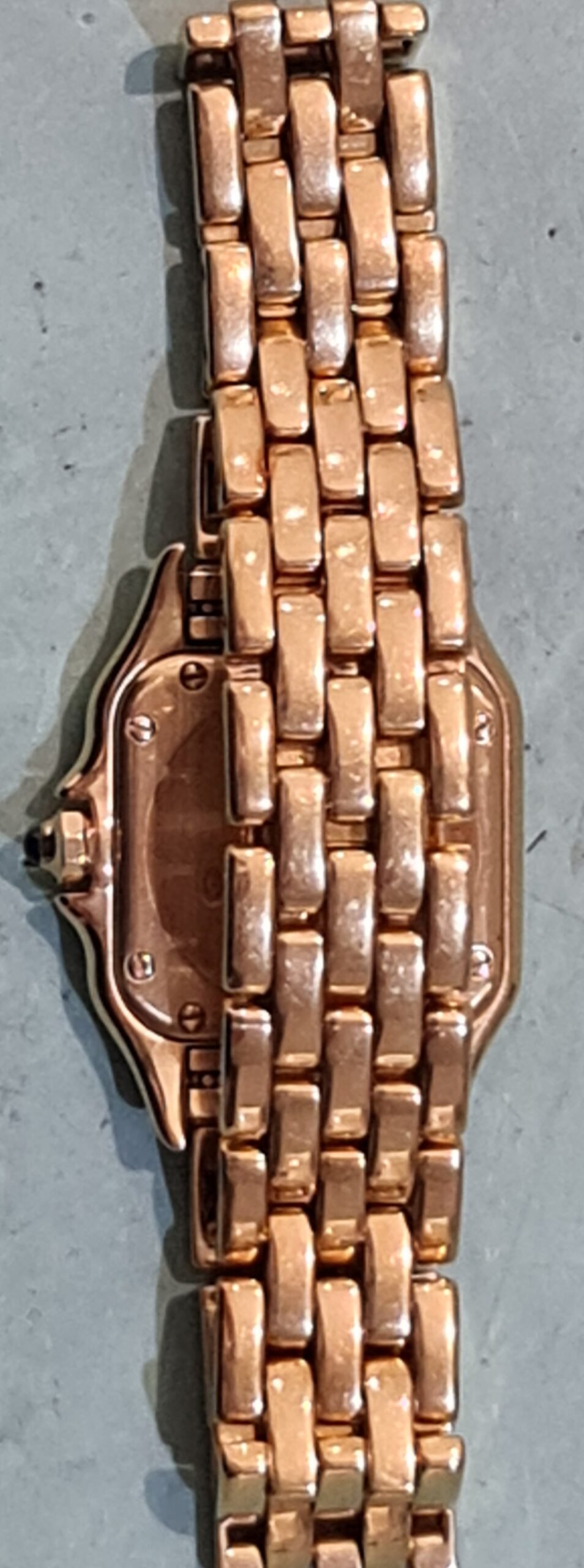 cartier kast reviseren