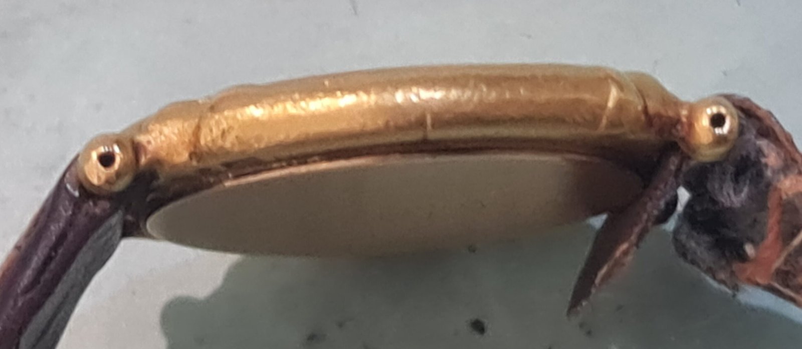 gouden horloge kast polijsten