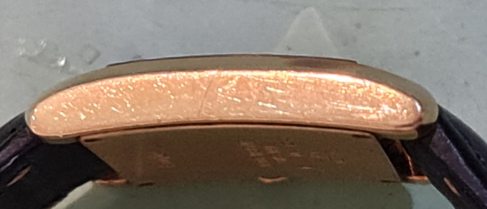 cartier tank francaise kast polijsten