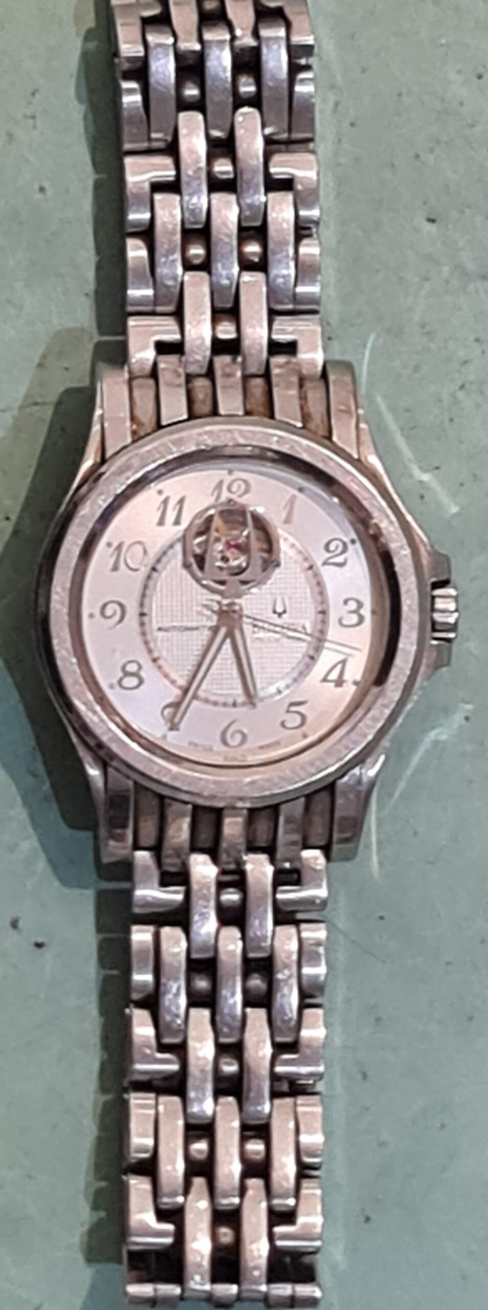 bulova horloge kapot