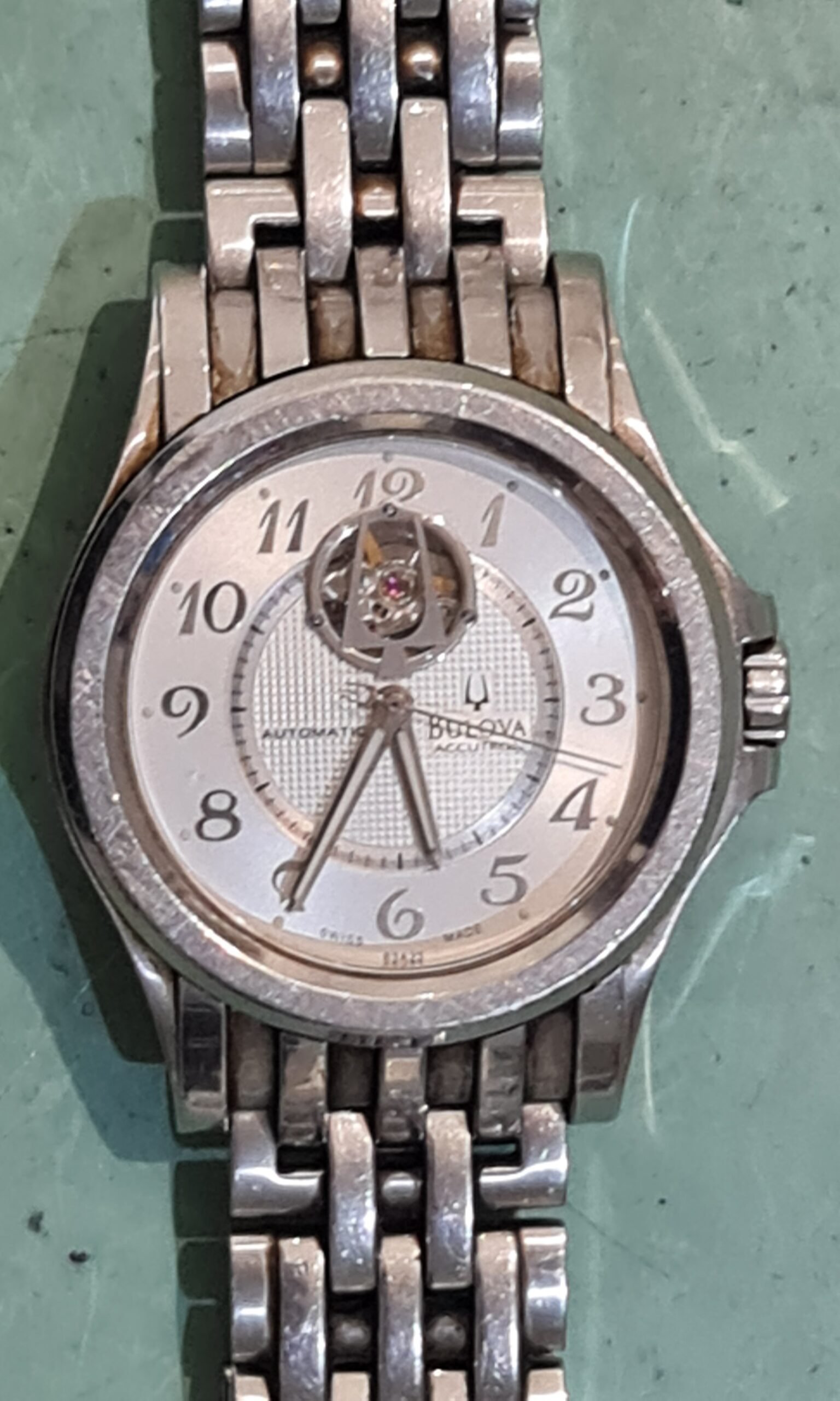 bulova horloge reparatie