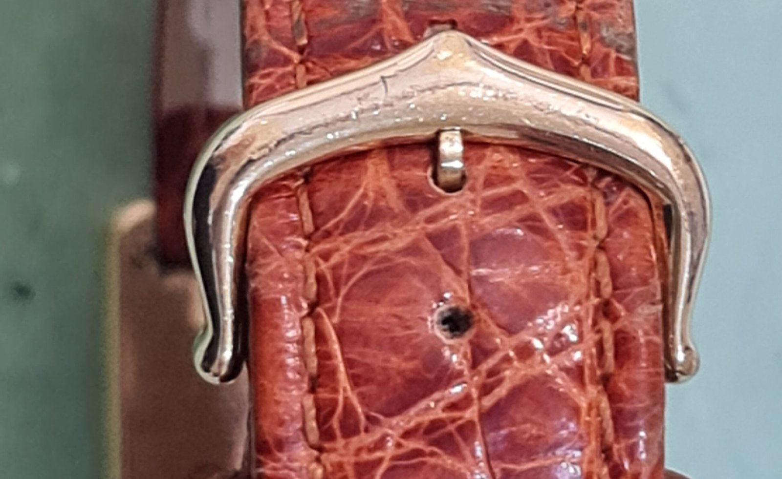 cartier buckle vervangen