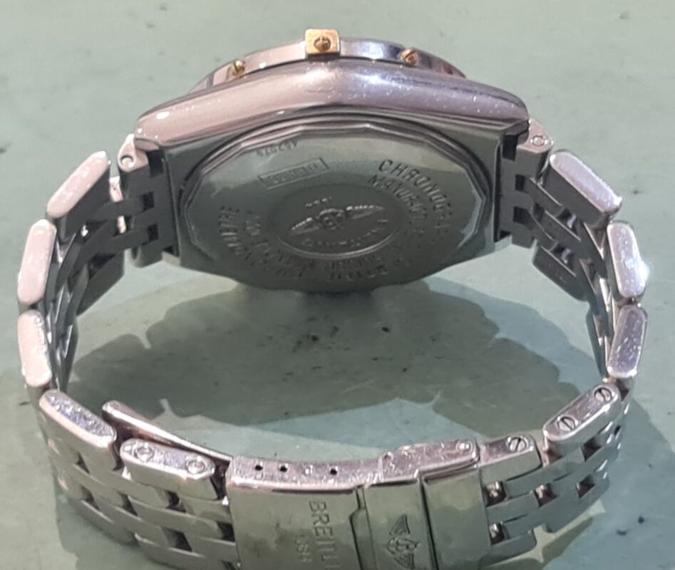 kast breitling laten polijsten