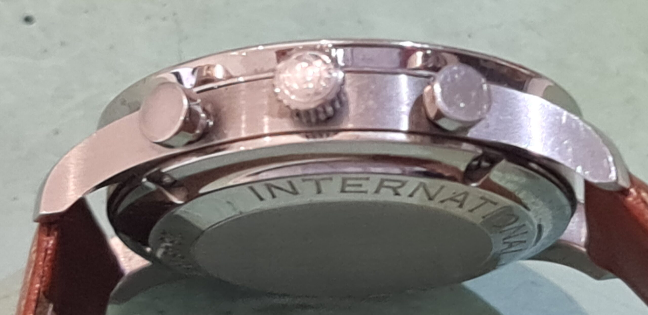 horloge iwc kast laten maken