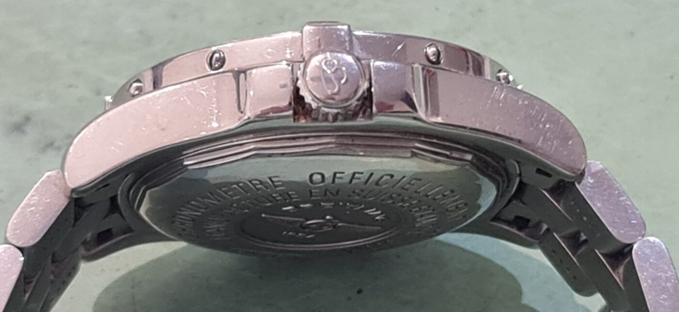 breitling colt kroon is kapot