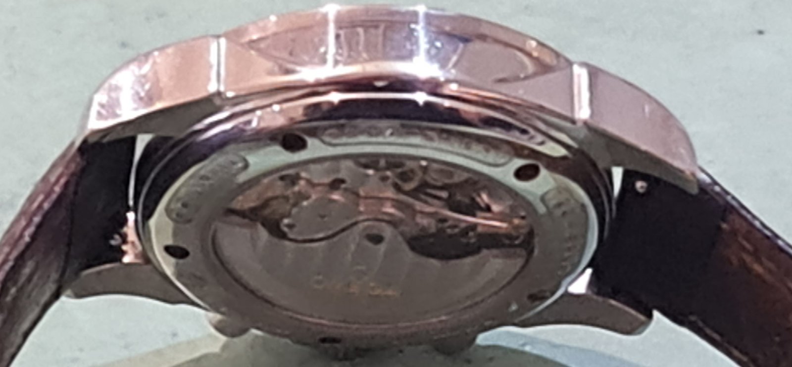 kast omega laten repareren