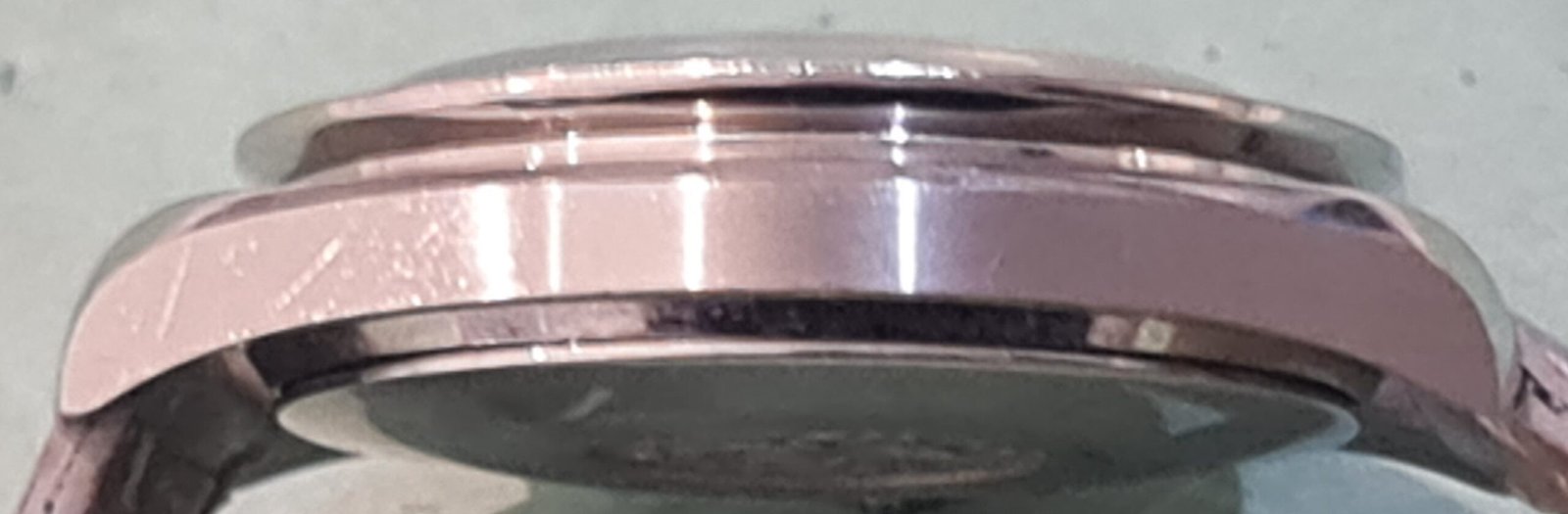 omega horloge kast polijsten