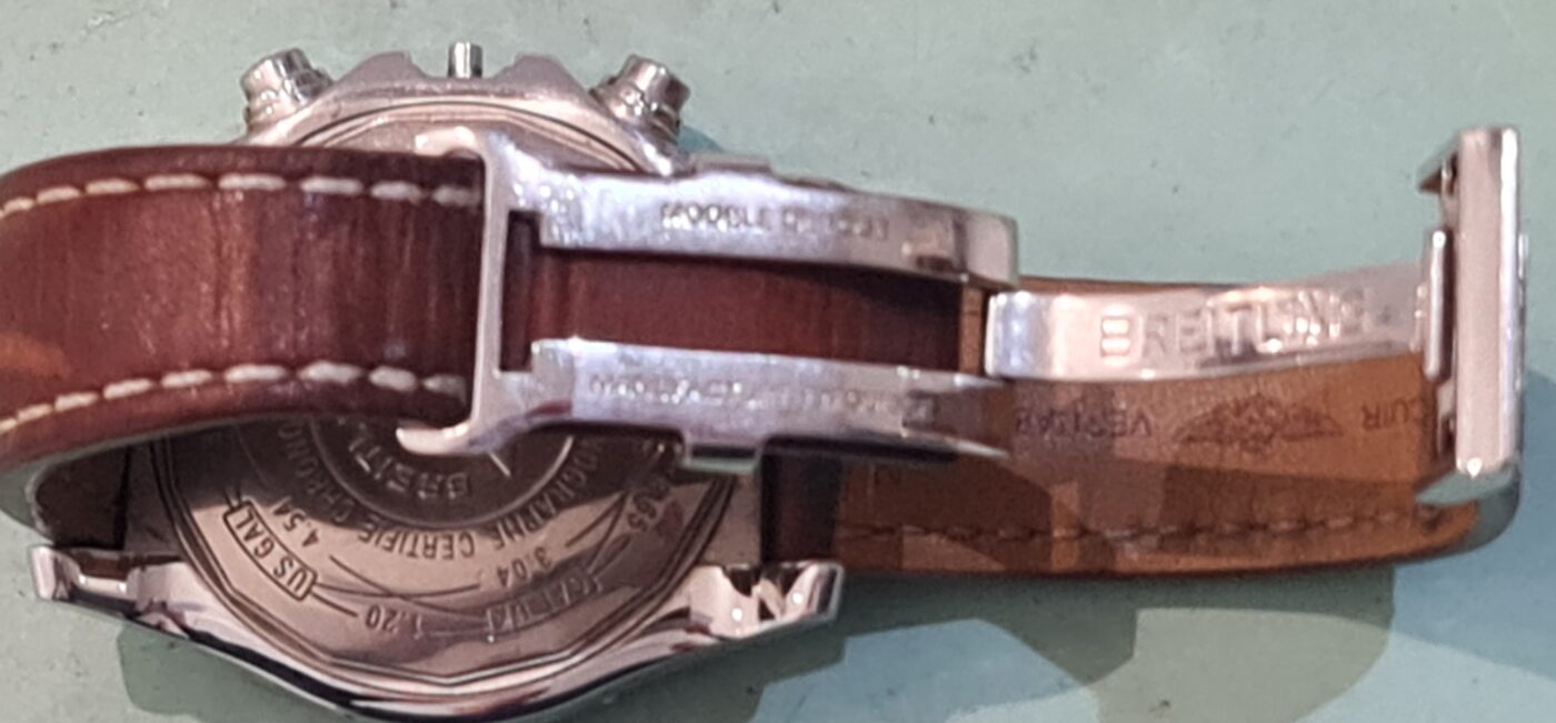 Breitling Super Avenger kast polijsten