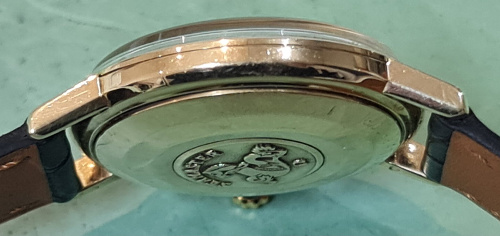 omega vintage horloge kast herstel