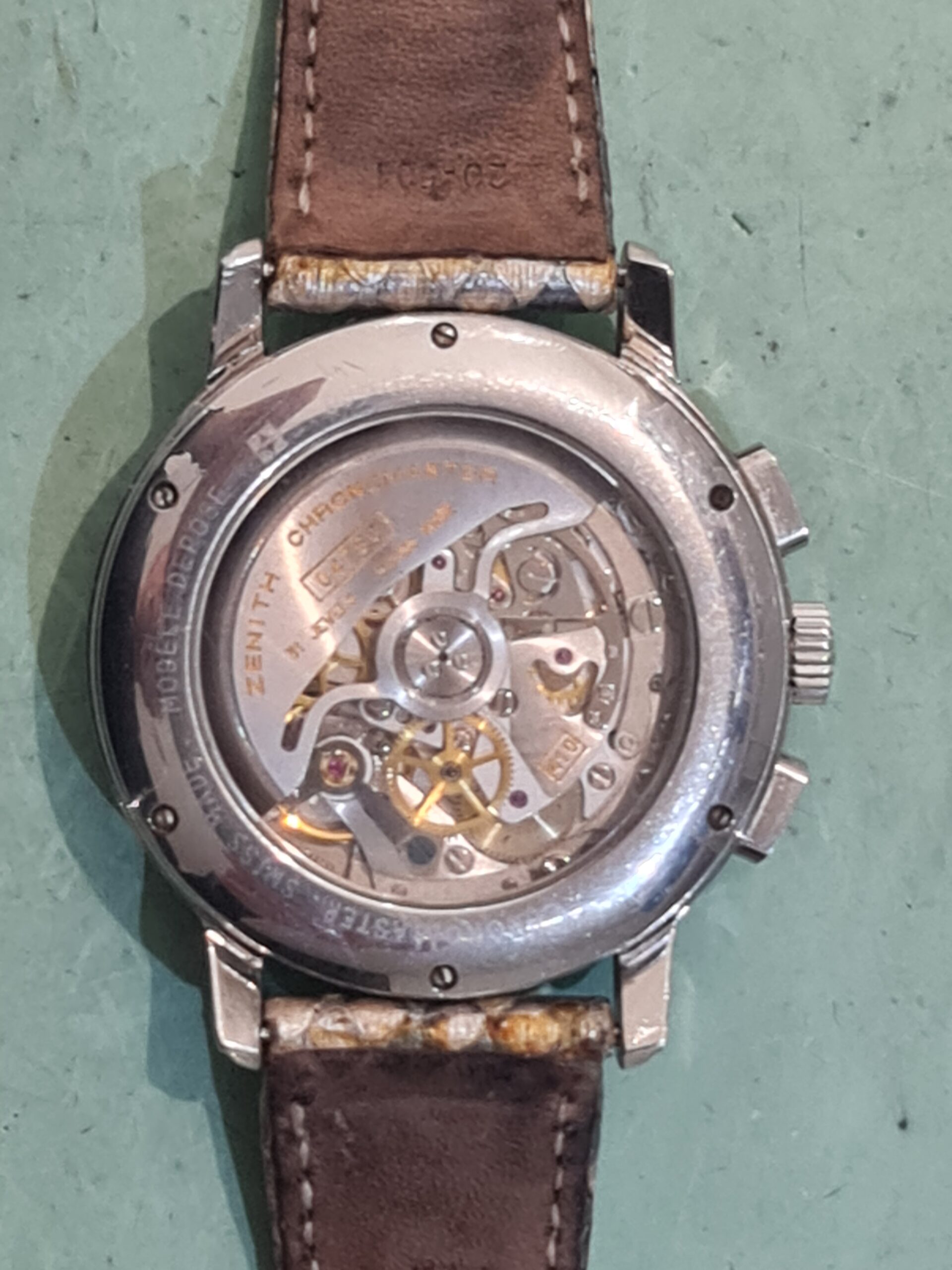 Repareren Zenith el primero