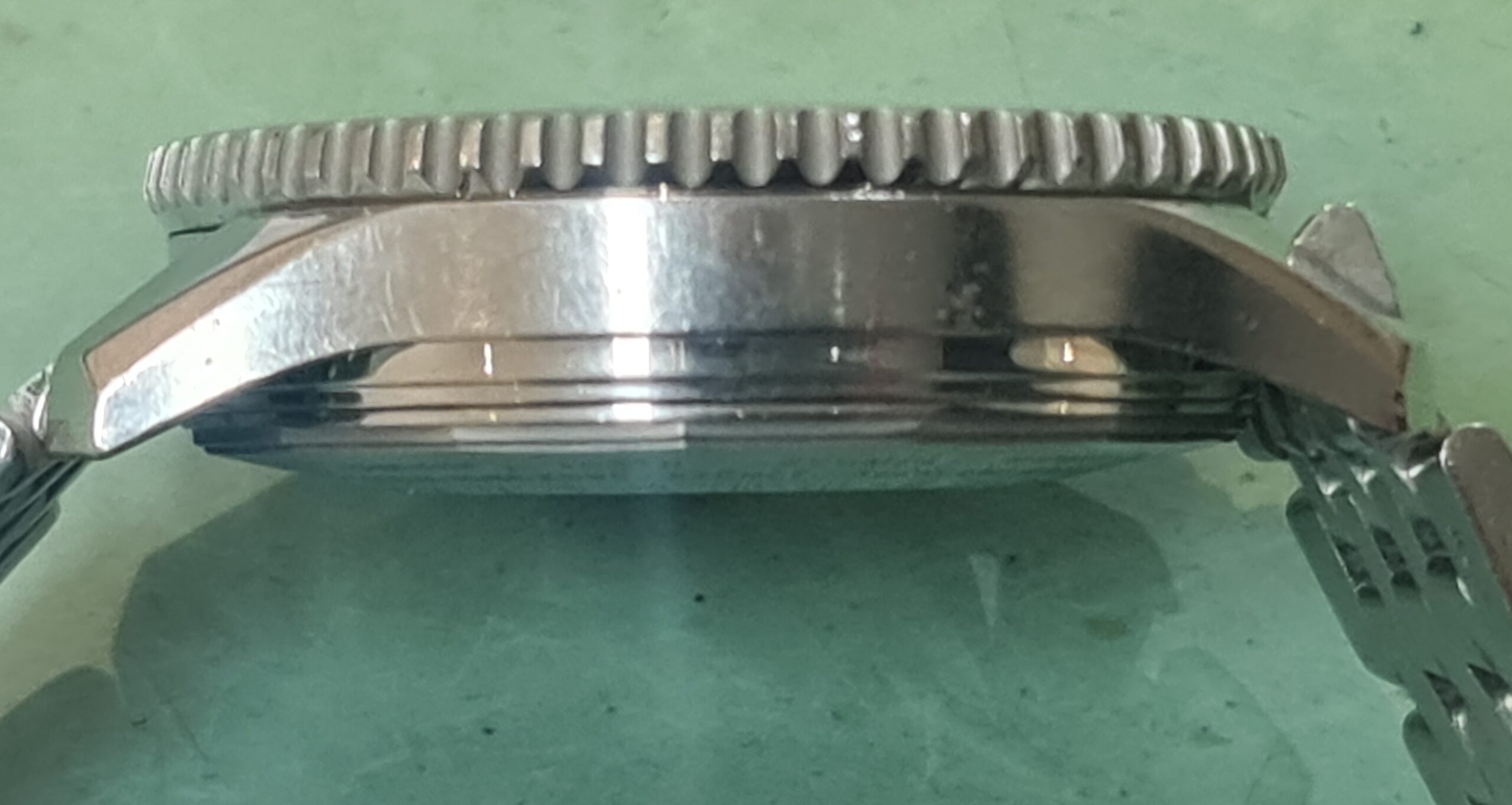 kast breitling reviseren