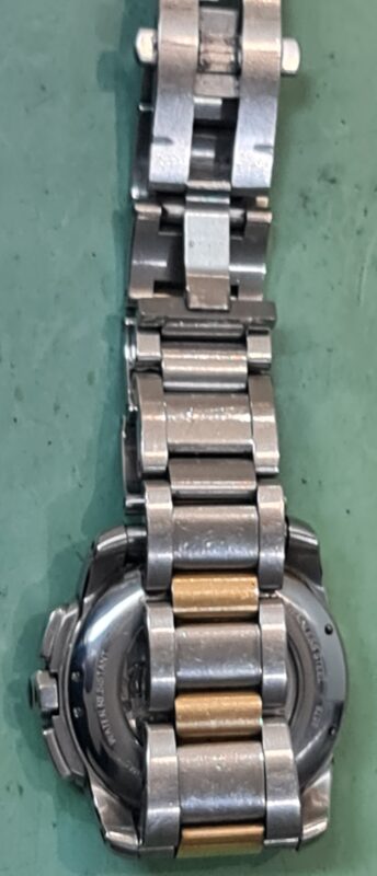 kapot cartier horloge