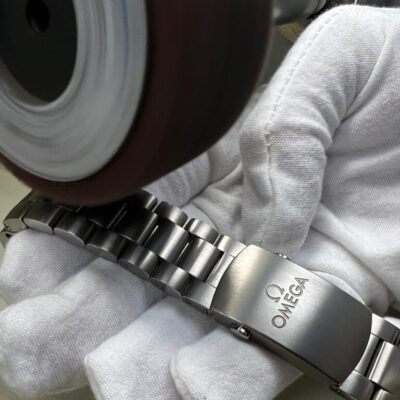 omega horloge polijsten